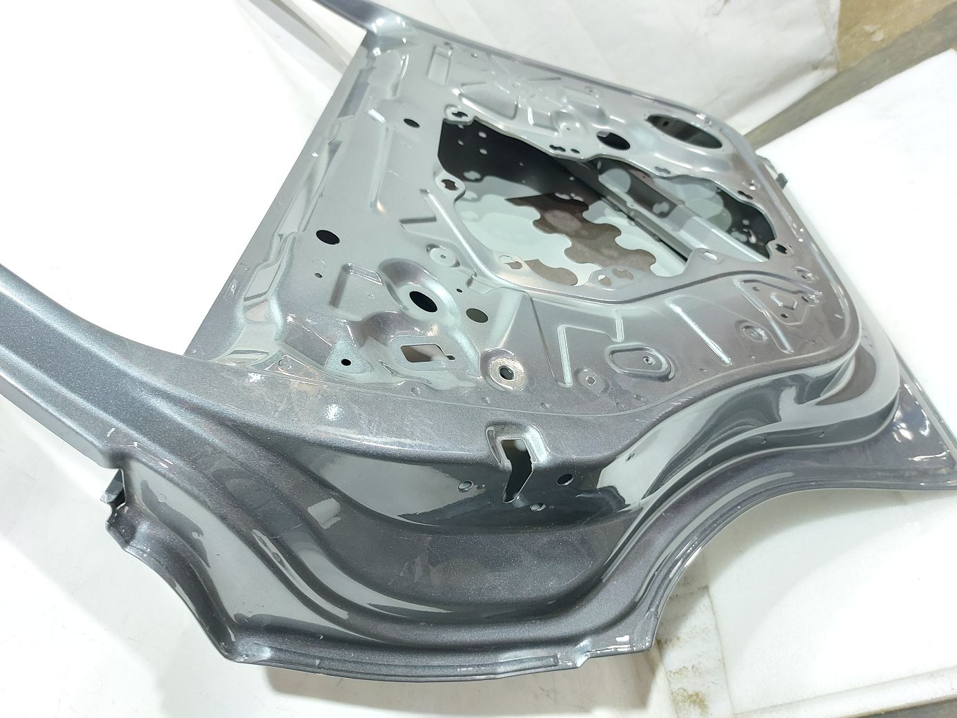 Двери Дверь задняя левая (темно-серая) Volkswagen 12D833055 Volkswagen ID.6 10