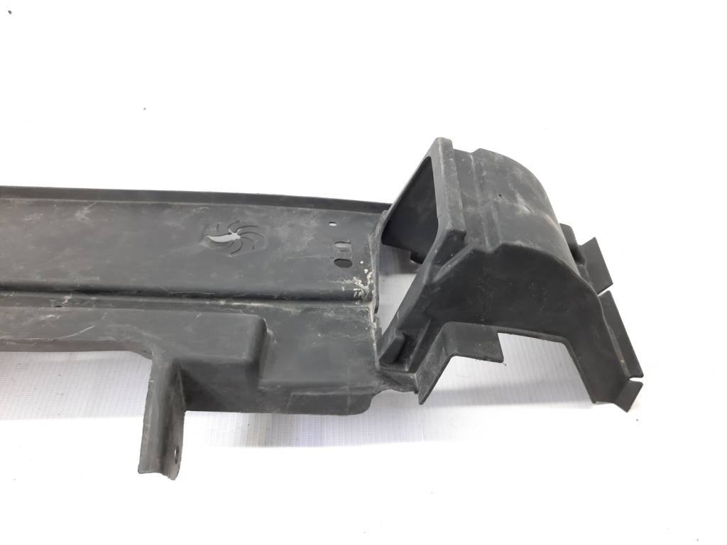 Dart Пыльник радиатора правый Dodge Dart 2014-2016 68381759AA Dodge Dart 11 Dart Пыльник радиатора правый Dodge Dart 2014-2016 68381759AA Dodge Dart 11