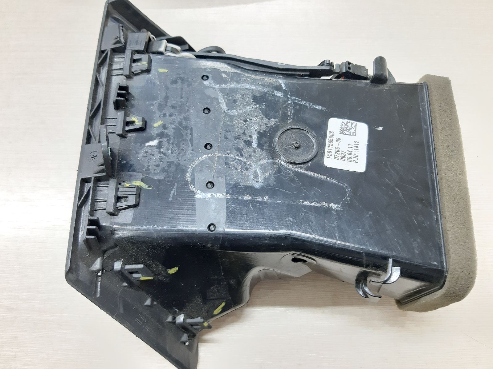 7 series Воздуховод торпеды правый BMW 7 2012 64229112150 BMW 7 3
