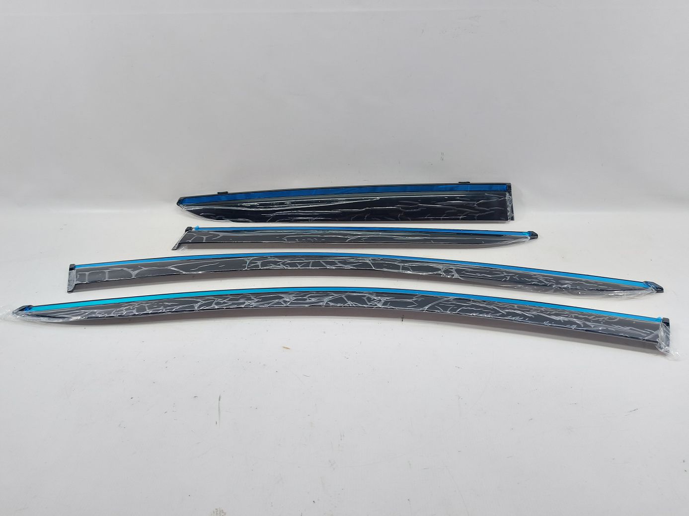 Ветровики боковых стекол. Дефлекторы окон Volkswagen dflc00001 Volkswagen ID.4X