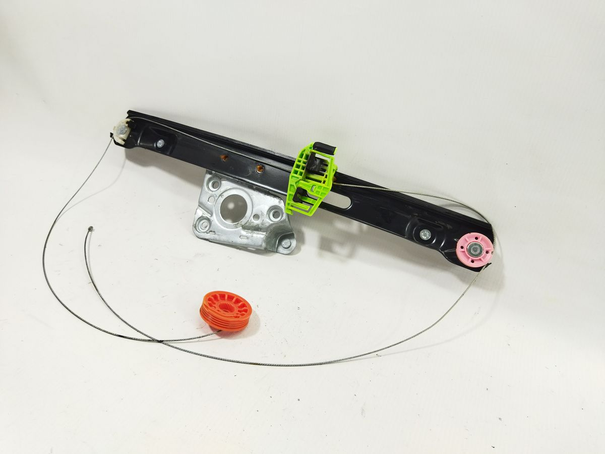 Товари з дефектами Склопідйомник дверей задньої правої (дефект) BMW 328i xDrive 2009-2011 51357140590 BMW 328i xDrive 3