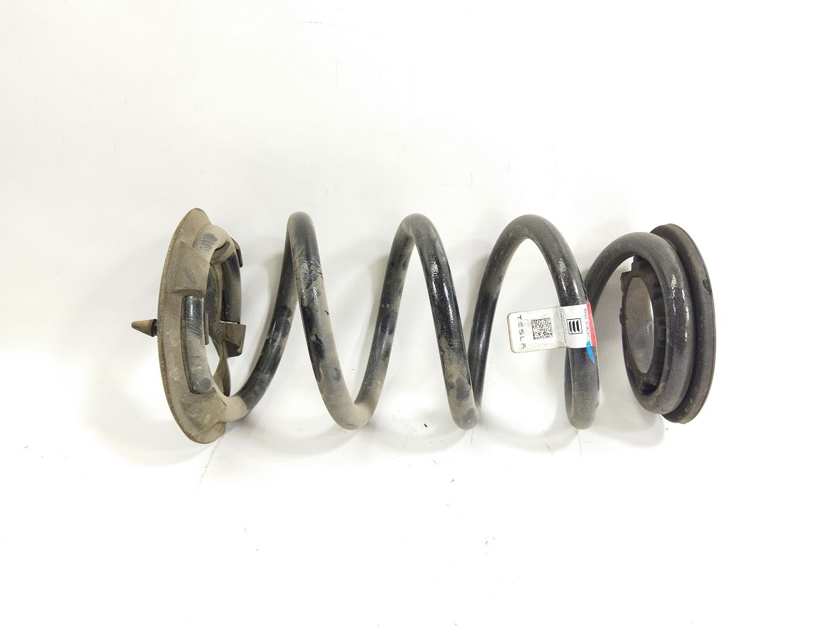 Model 3 Пружина задняя правая Tesla Model 3 2020-2024 104447201C Tesla Model 3 2
