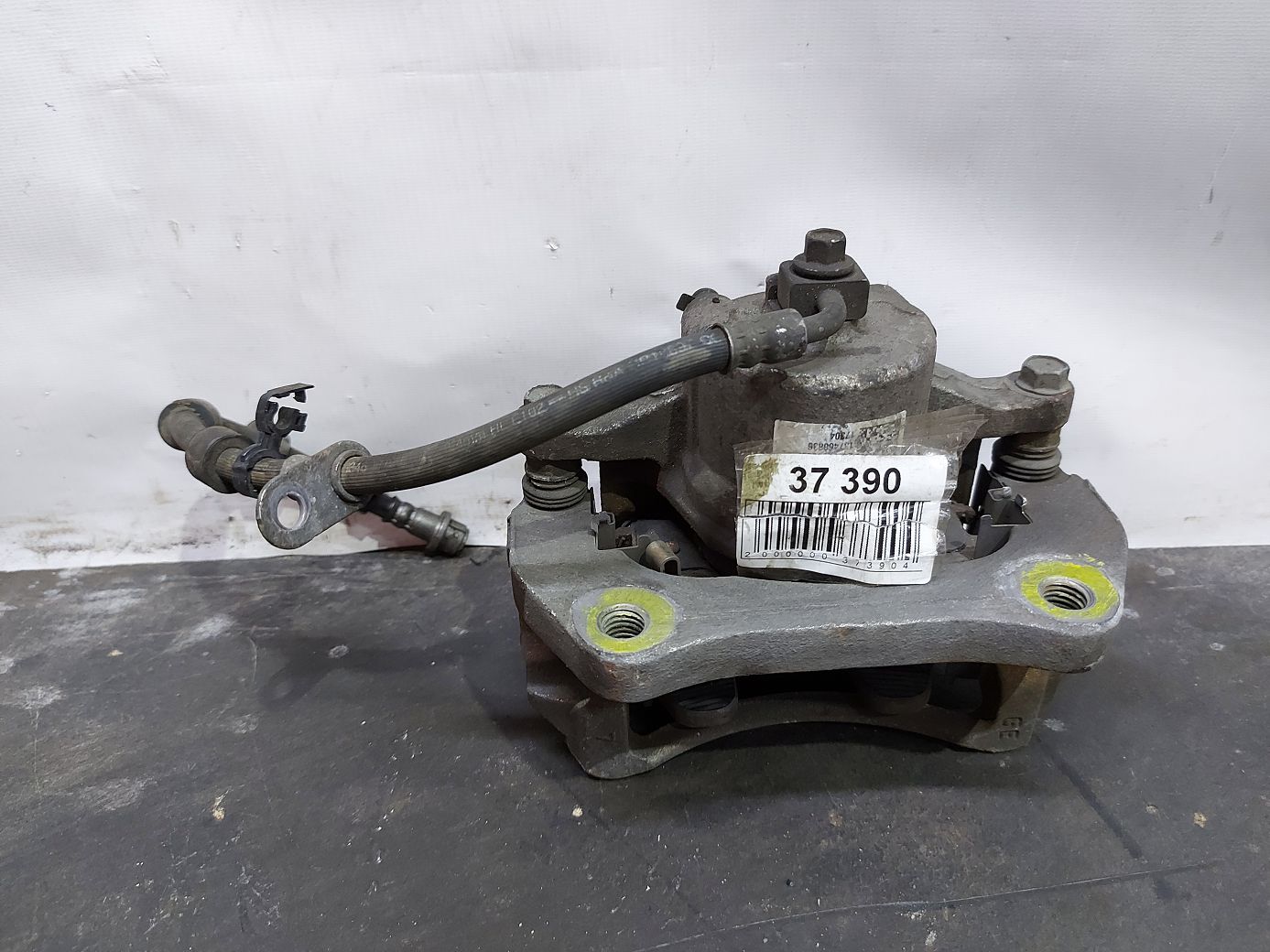 Malibu. Супорт гальмівний передній лівий Chevrolet Malibu 2016-2021 13507535 Chevrolet Malibu