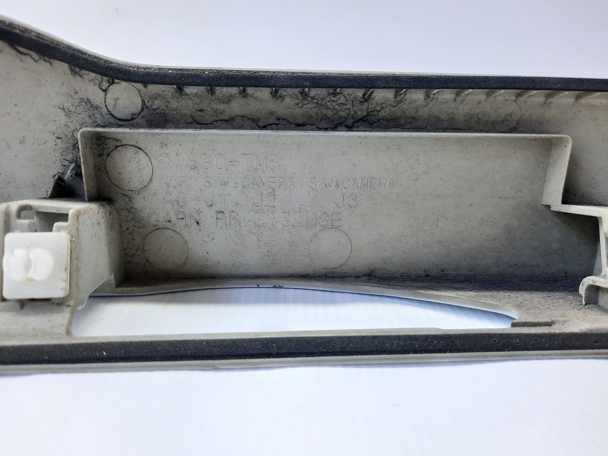 Insight Накладка крышки багажника Honda Insight 2010 74890TM8A01ZF Honda Insight 3