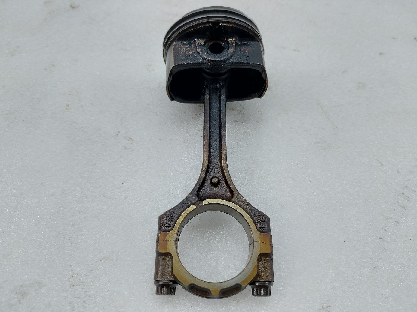 Veloster Шатун с поршнем Hyundai Veloster 2012-2017 235102B010 Hyundai Veloster 2