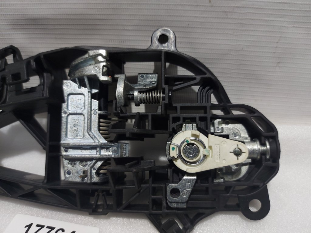 Cruze Кронштейн ручки двери задней левой Chevrolet Cruze 2016-2019 13506032 Chevrolet Cruze 5