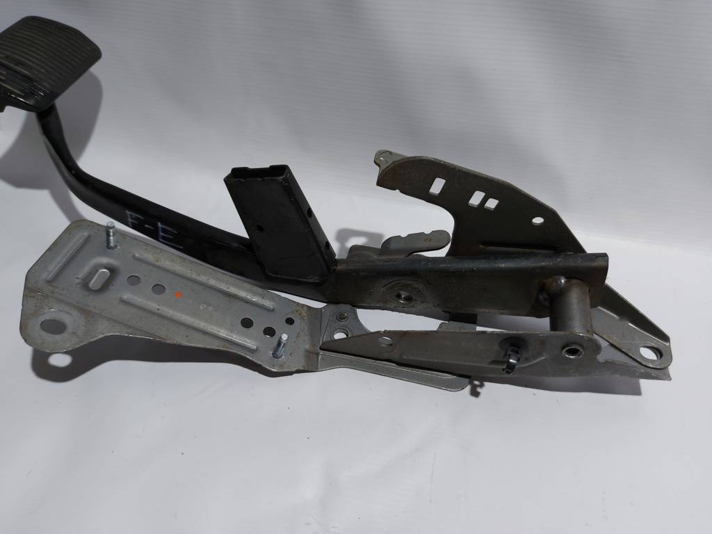 Escape Педаль тормоза Ford Escape 2014 AV6Z-2455-H Ford Escape 5