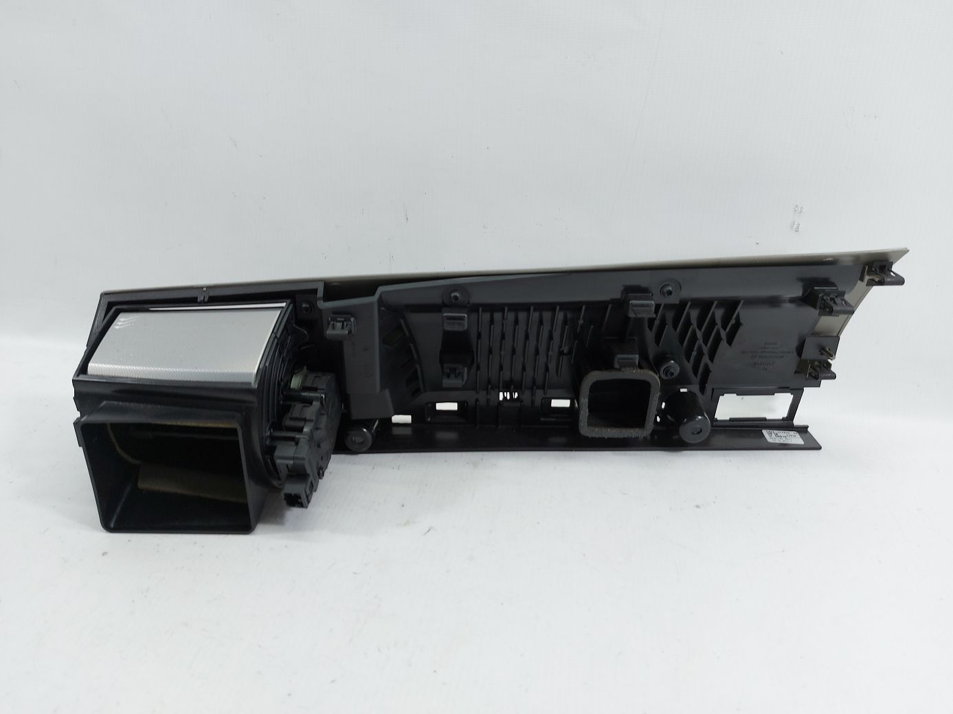 Xf Молдинг торпеди центральний правий Jaguar XF 2012-2015 C2Z13546 Jaguar XF 4 Xf Молдинг торпеди центральний правий Jaguar XF 2012-2015 C2Z13546 Jaguar XF 4