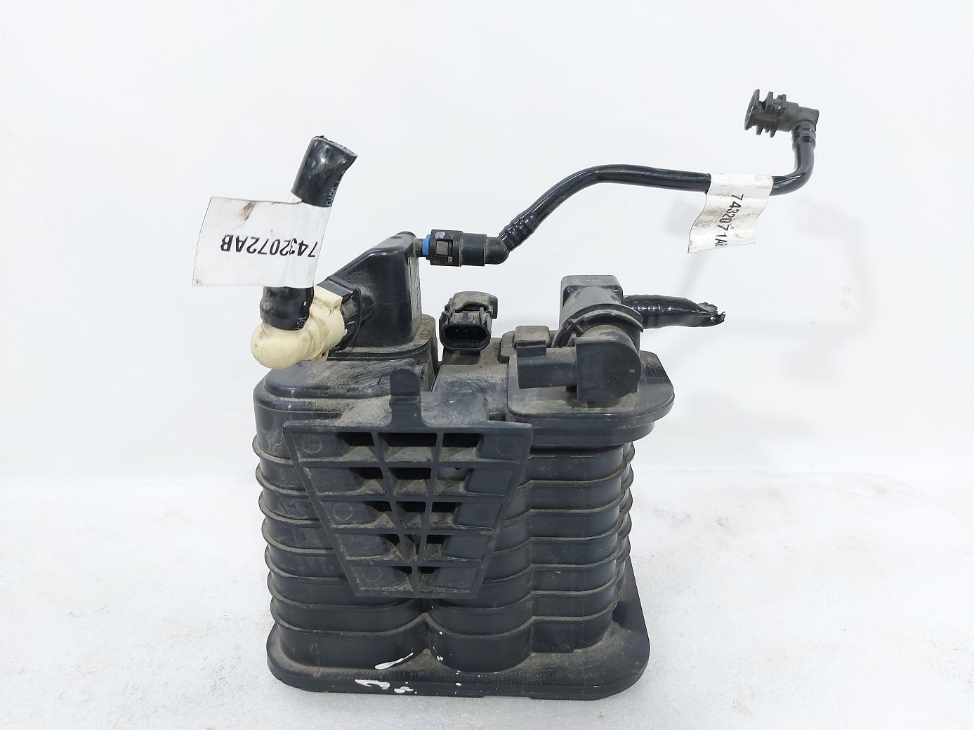 Malibu Вугільний фільтр рециркуляції парів бензину Chevrolet Malibu `18 Chevrolet Malibu 2