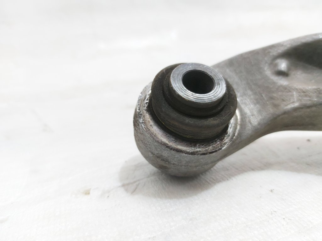 7 series Важіль задній верхній правий BMW 7 2009-2012 33326782132 BMW 7 2