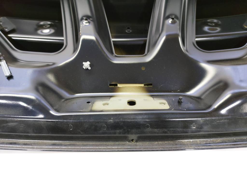 Dart Кришка багажника Dodge Dart 2013-2019 68081664AC Dodge Dart 23