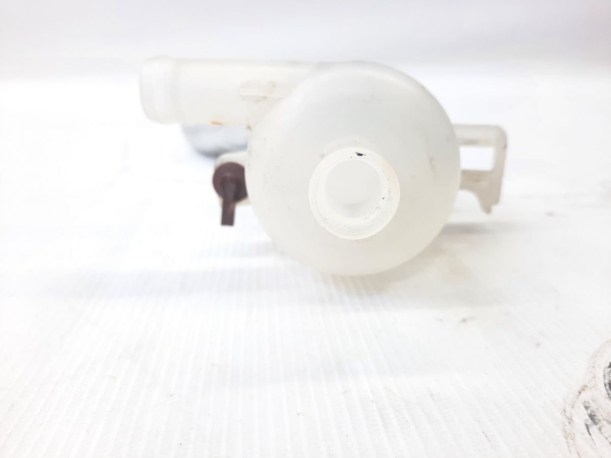 Volt Расширительный бачок электродвигателя Chevrolet Volt 2011-2019 20951983 Chevrolet Volt 3