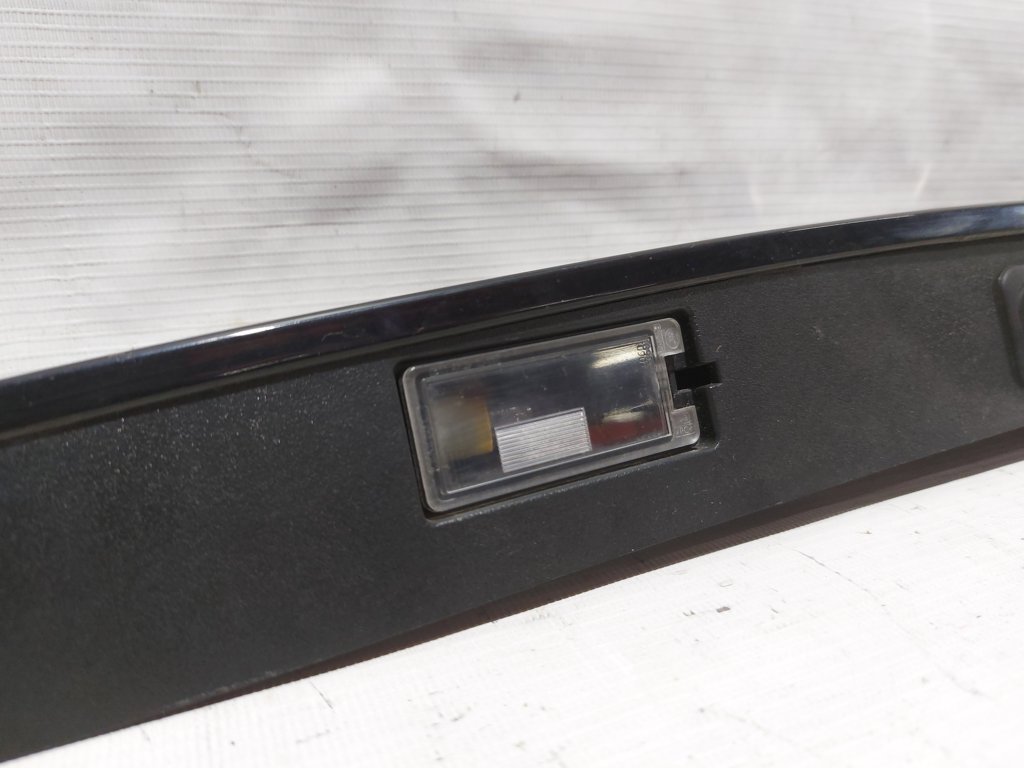 Fiesta Накладка кришки багажника з підсвічуванням номера Ford Fiesta 2014-2019 D2BZ5443400CA Ford Fiesta 5