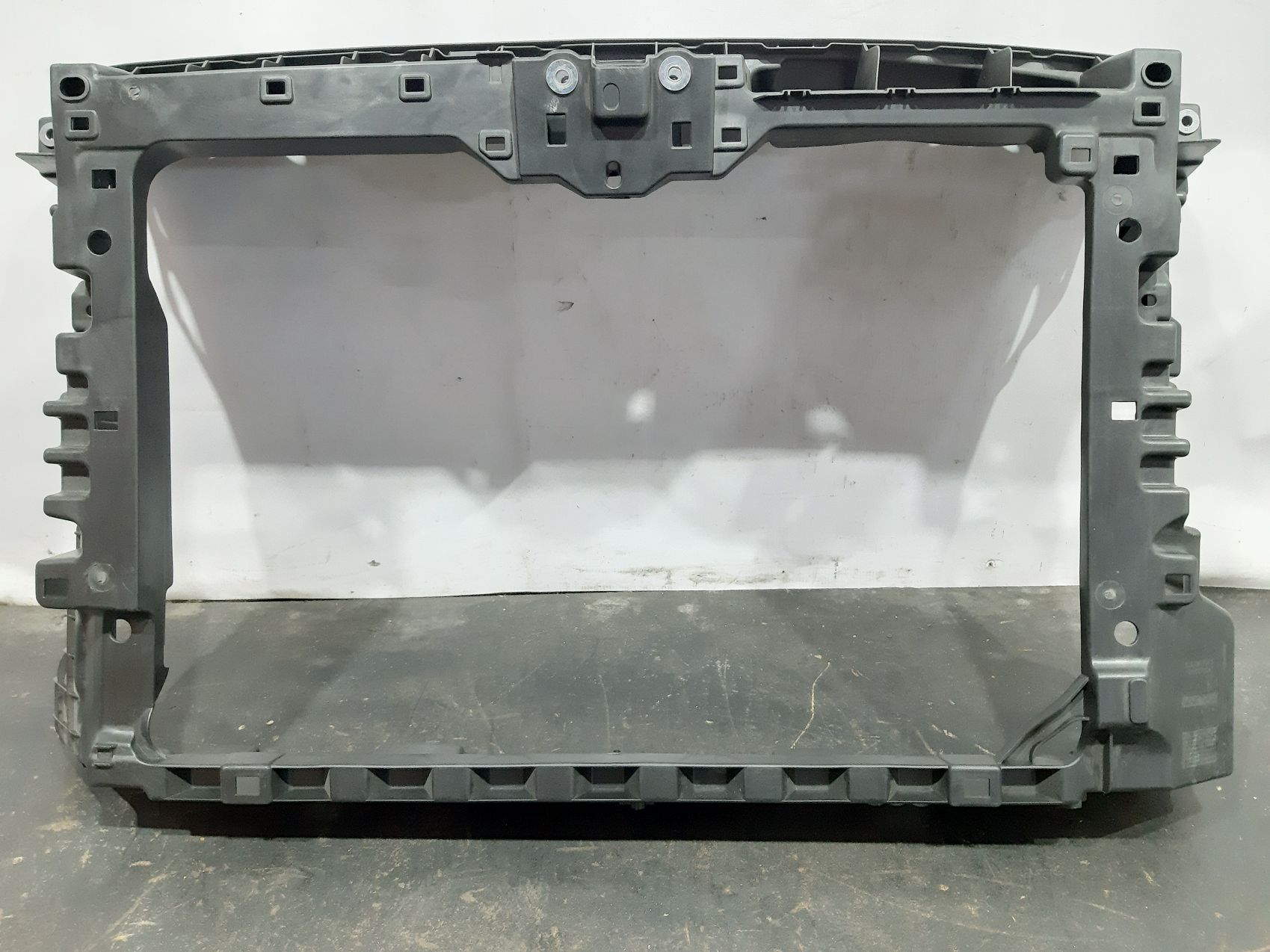  Передняя панель (телевизор) Volkswagen Passat B8 `16-19 Volkswagen Passat B8 1