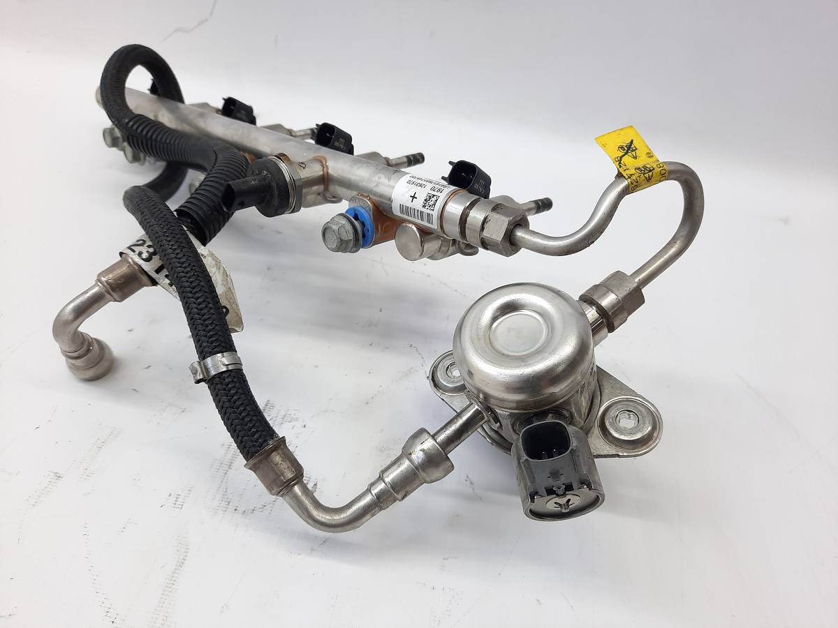 Regal. Паливна рампа Buick Regal 2013-2016 12627090 Buick Regal