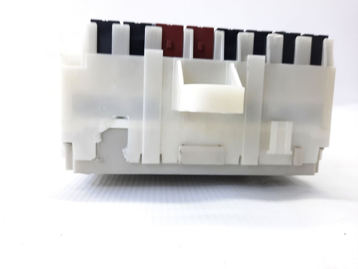 Insight Блок предохранителей салона Honda Insight 2010 38200TM8A21 Honda Insight 9 Insight Блок предохранителей салона Honda Insight 2010 38200TM8A21 Honda Insight 9