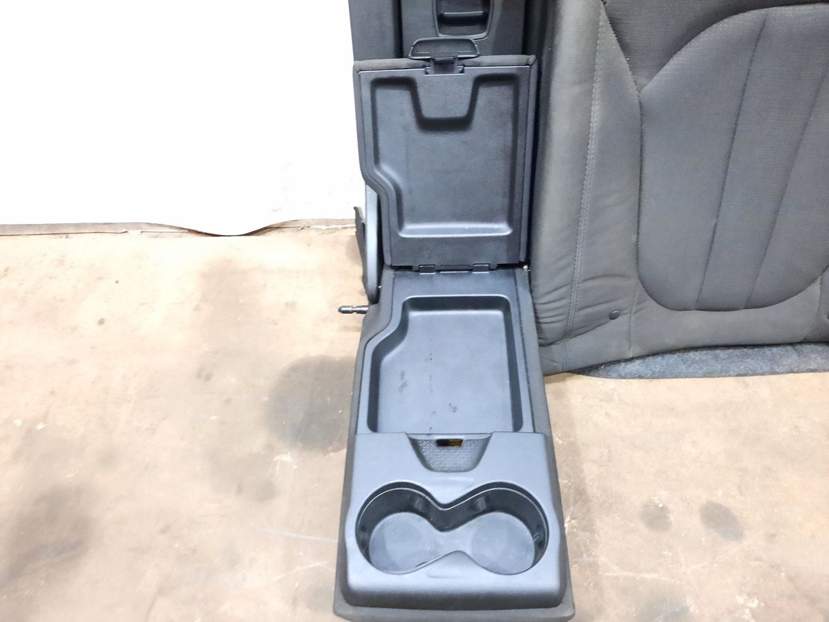 200 limited Спинка заднього ряду сидінь ліва Chrysler 200 Limited 2015-2017 68084473AE Chrysler 200 Limited 5