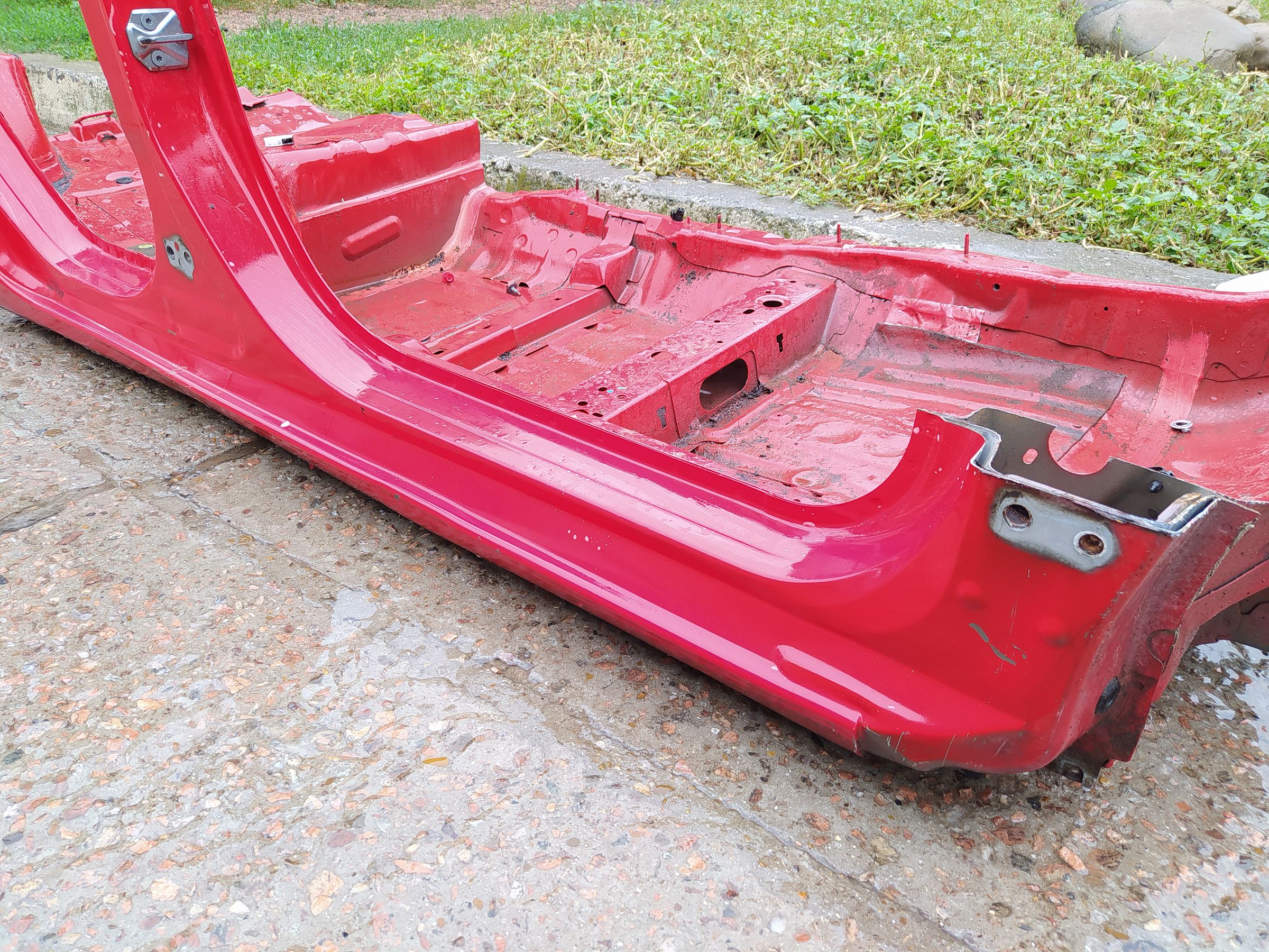 Fiesta Стійка центральна права (метал) Ford Fiesta 2011-2019 AE8Z5424382A Ford Fiesta 3