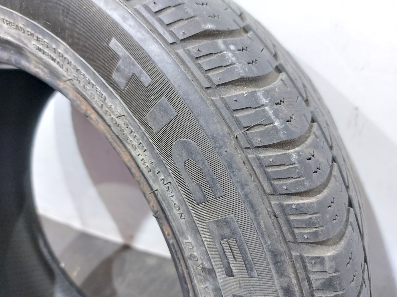 Летние шины Гума Tiger Paw Uniroyal (6mm) 205/55R16 (Літо) 3