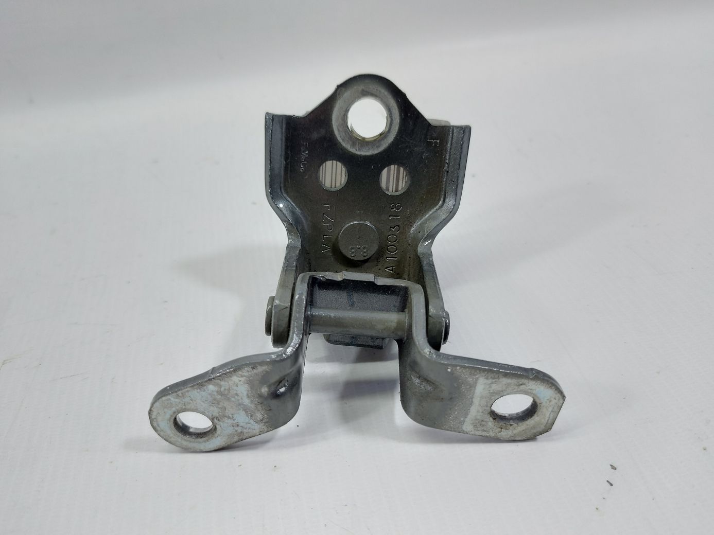 Fiesta Петля двери передней правой верхняя Ford Fiesta 2011-2019 G2BZ5422800A Ford Fiesta 3