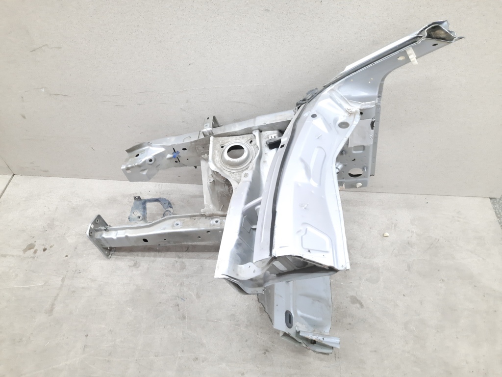 Dart Чверть передня права зі склянкою Dodge Dart 2013-2019 68105062AB Dodge Dart 17