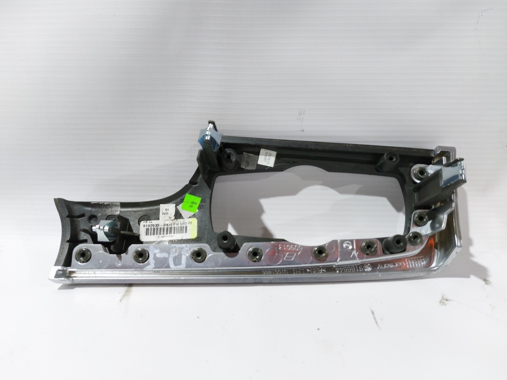 5 series Накладка декоративна торпеди ліва BMW 5 series 2011-2016 51458050167 BMW 5 series 4