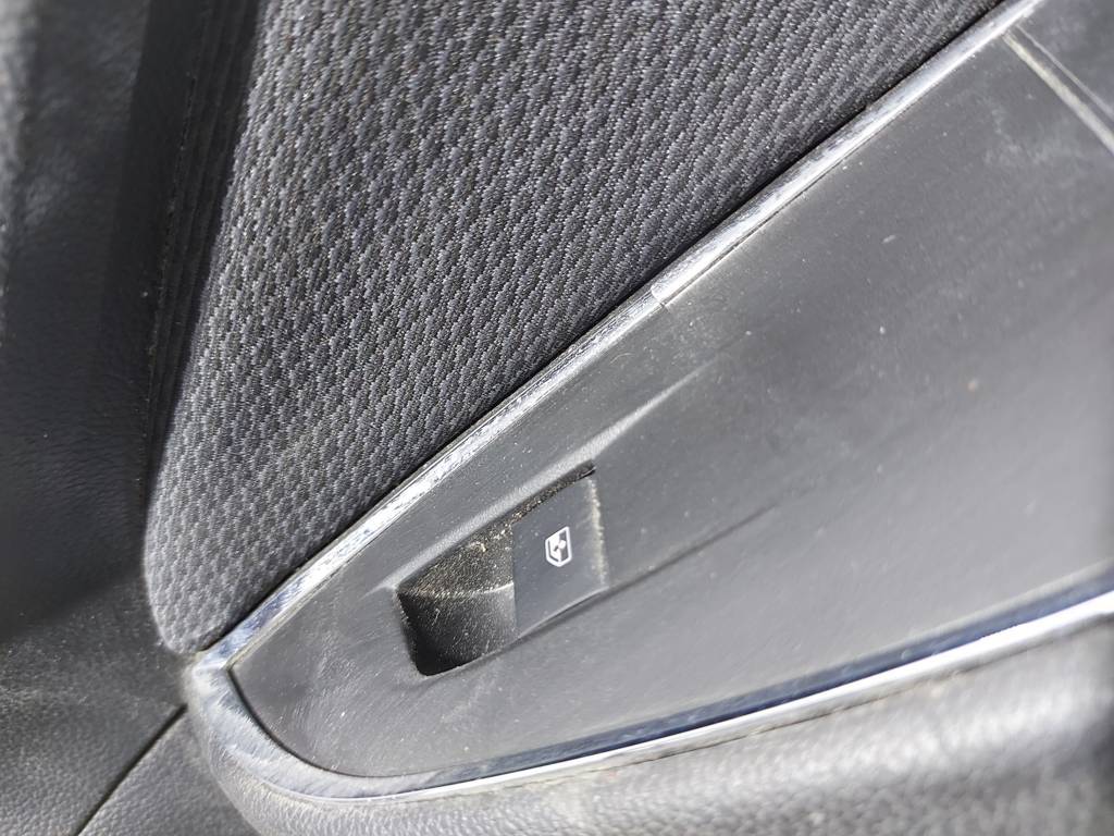Cruze Карта двери передней правой Chevrolet Cruze 2017-2018 84178545 Chevrolet Cruze 4