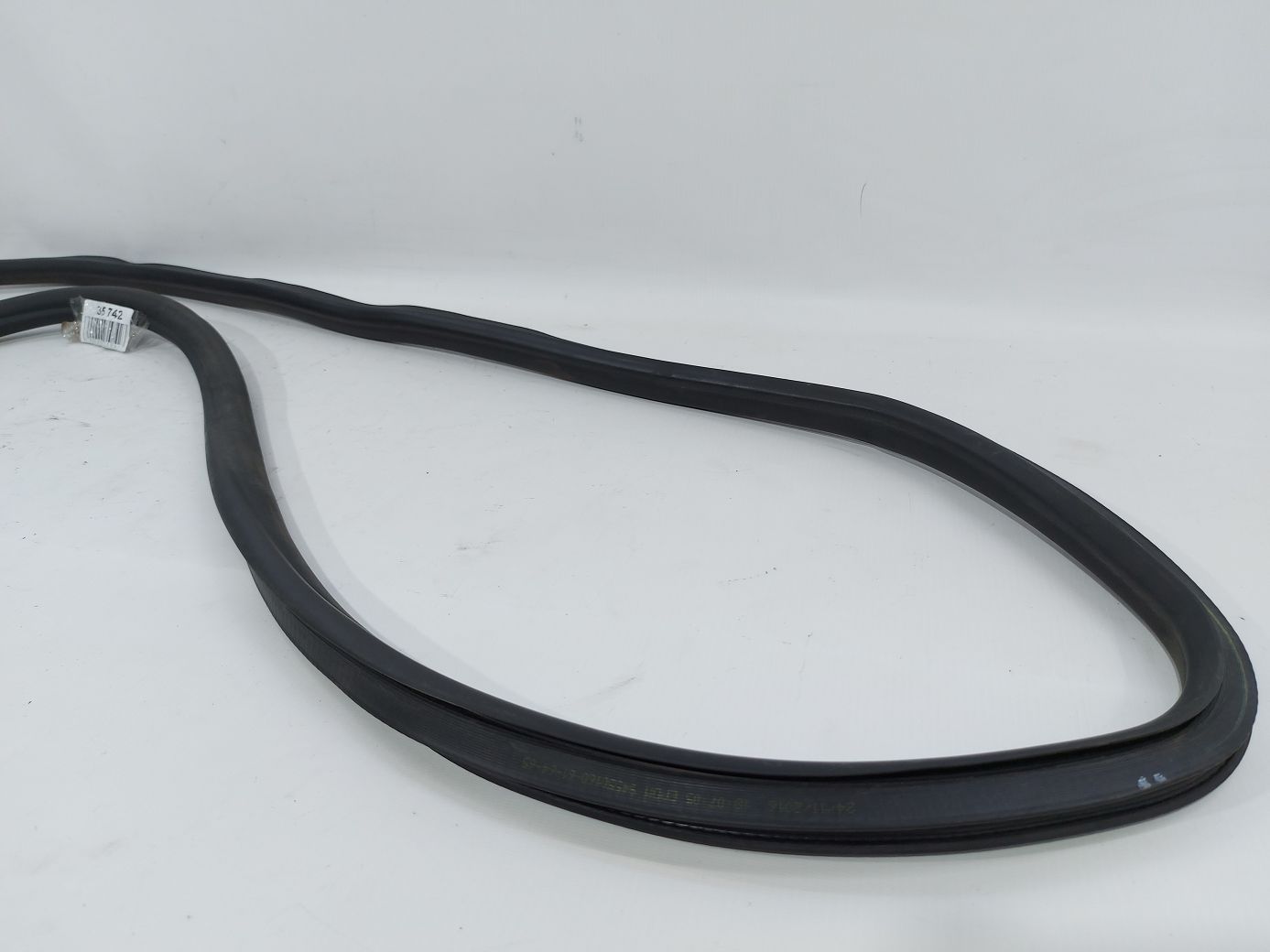 Trax Уплотнительная резинка проёма двери передней левой/правой Chevrolet Trax 2015-2021 94550166 Chevrolet Trax 7