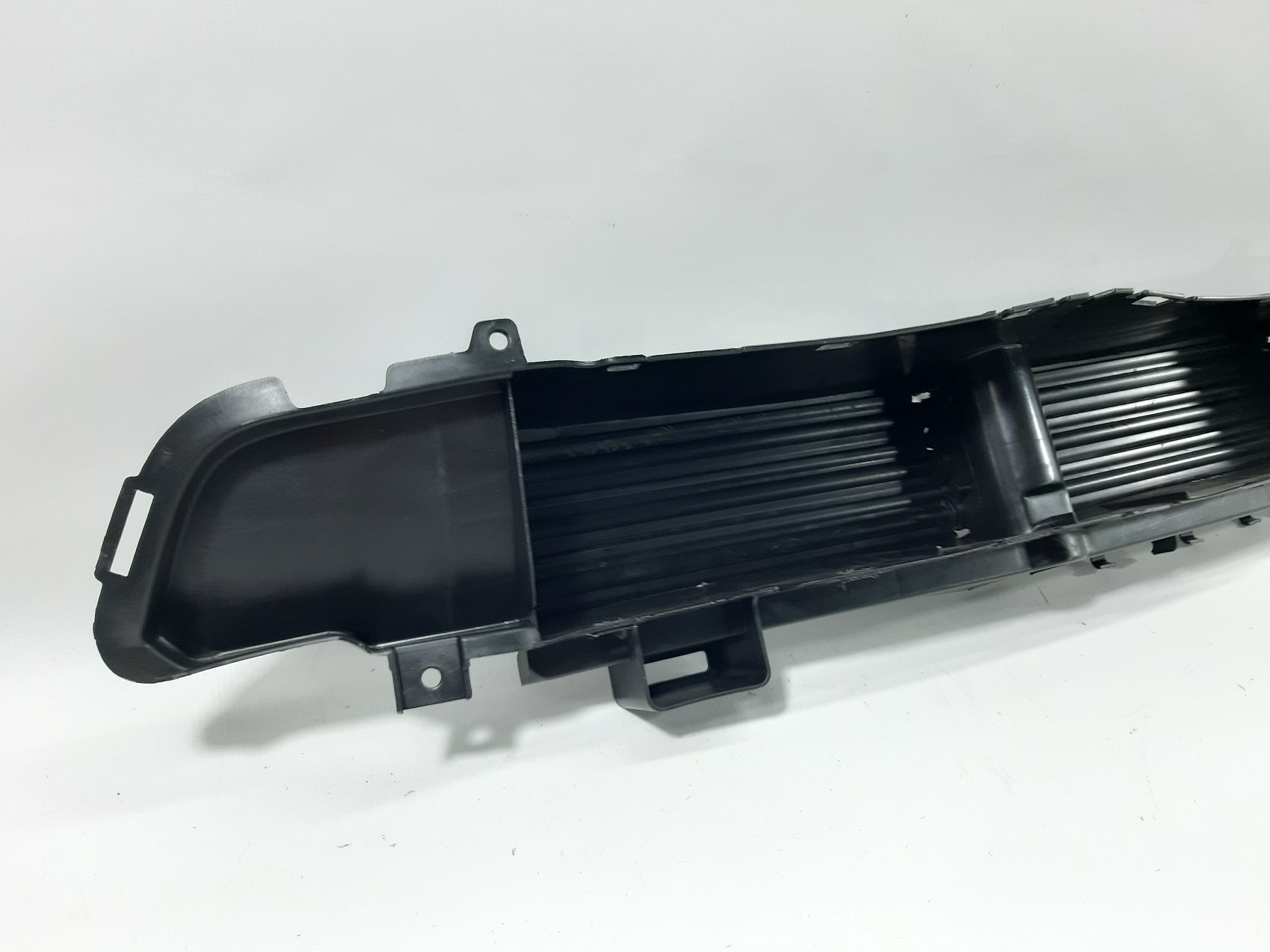 Грати радіатора в зборі Жалюзі радіатора (дефект) Jeep Cherokee KL 2014-2018 68246267AB 3