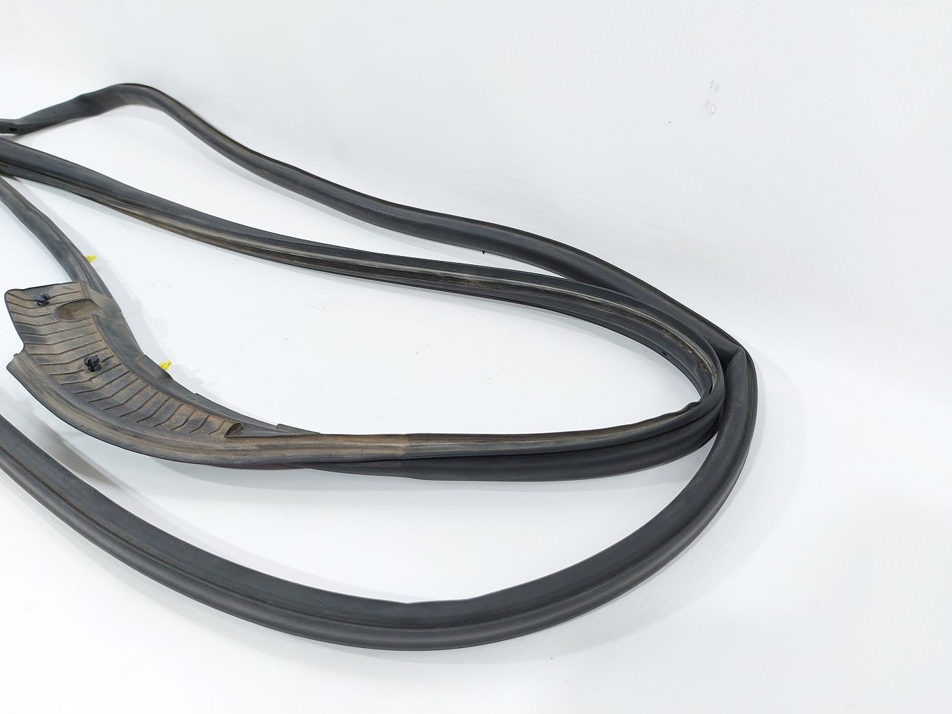 Journey Уплотнительная резинка двери передней правой Dodge Journey 2009-2020 5076866AD Dodge Journey 6