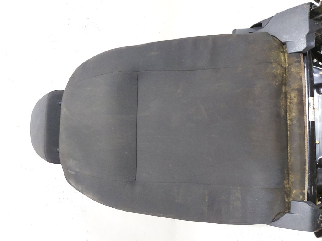 Passat s Сидіння переднє праве Volkswagen Passat S 2011-2018 5C6881106Q Volkswagen Passat S 6