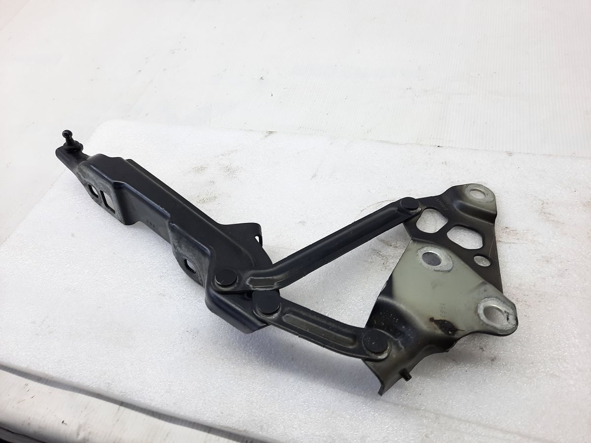 Ats Петля капота права Cadillac ATS 2013-2019 22868253 Cadillac ATS 3