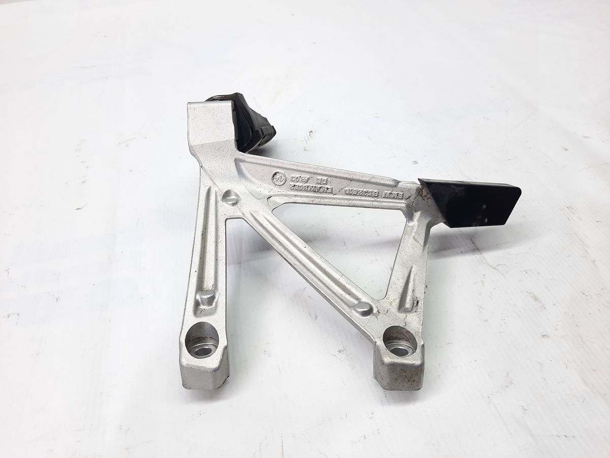 R 1200 Упор для ніг пасажира BMW R 1200 2014 46718556265 BMW R 1200 2 R 1200 Упор для ніг пасажира BMW R 1200 2014 46718556265 BMW R 1200 2