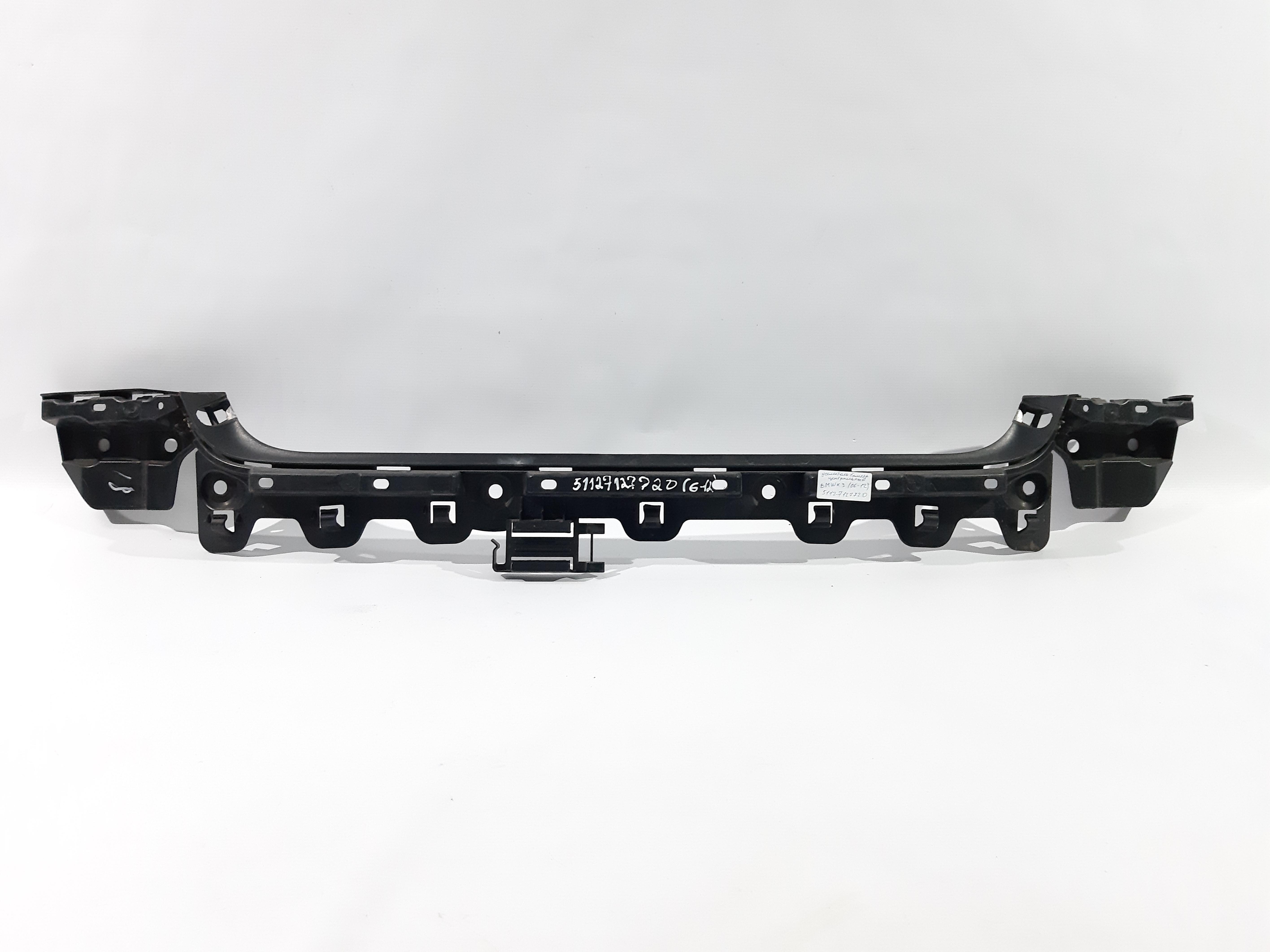 X3. Підсилювач бампера центральний BMW X3 2006-2012 51127127720 BMW X3